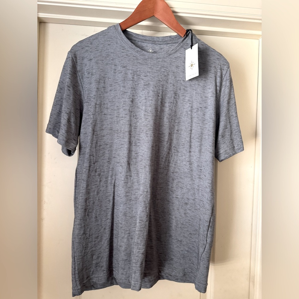 **NWT**  Coastaoro Men’s T-Shirt  Size Small